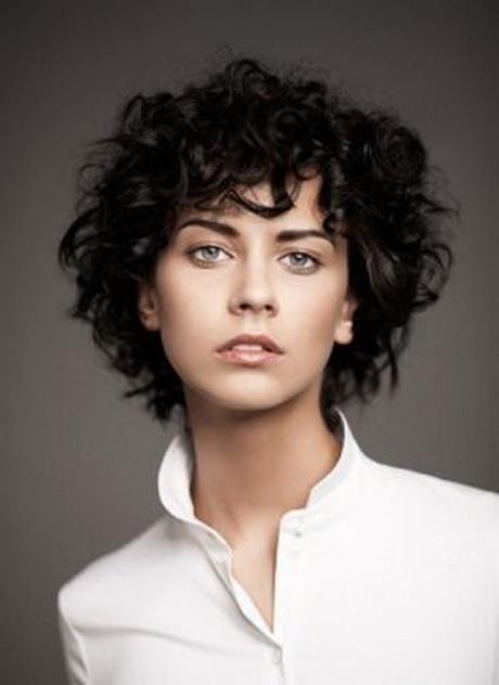 Short hairstyles for wavy hair 2015