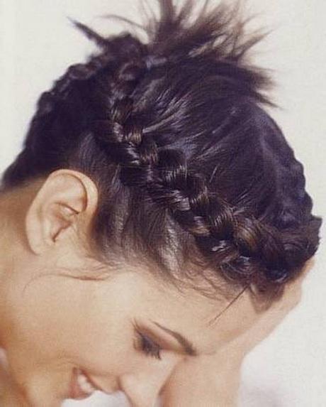 Short hairstyles with braids