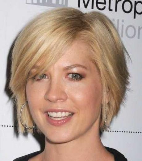 Short layered haircuts for round faces short-layered-haircuts-for-round-faces-25_12