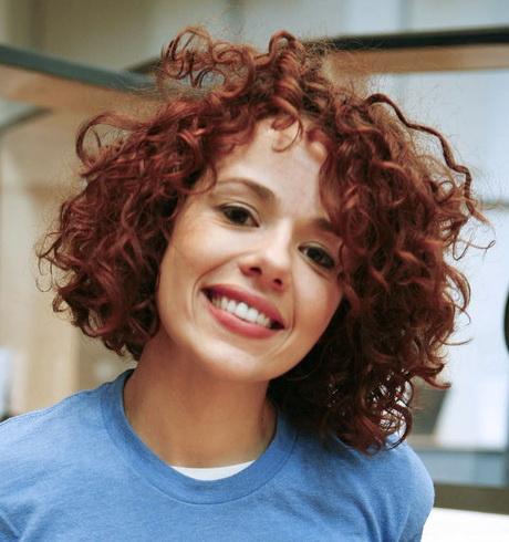 Short naturally curly hairstyles pictures