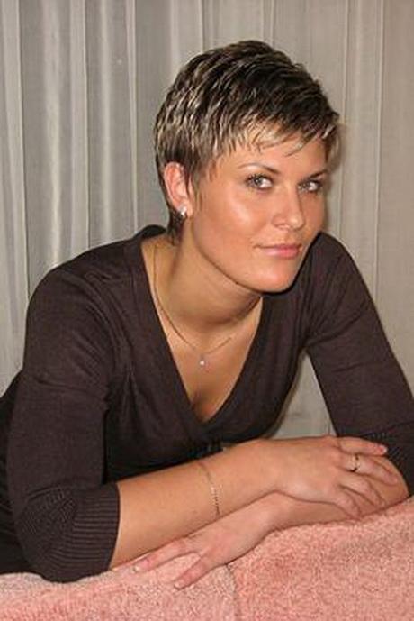 Very short layered haircuts for women very-short-layered-haircuts-for-women-70_14