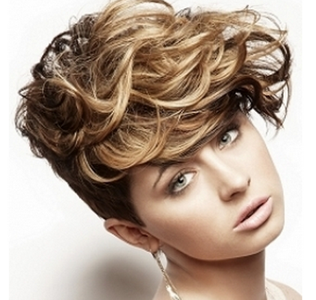 Very short wavy hairstyles very-short-wavy-hairstyles-53_2