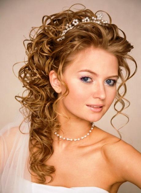 Bridal hairstyles for curly hair