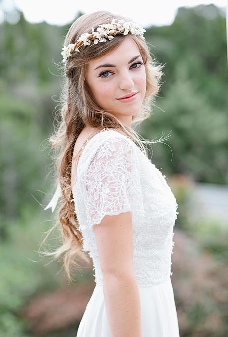Bridal hairstyles for round face