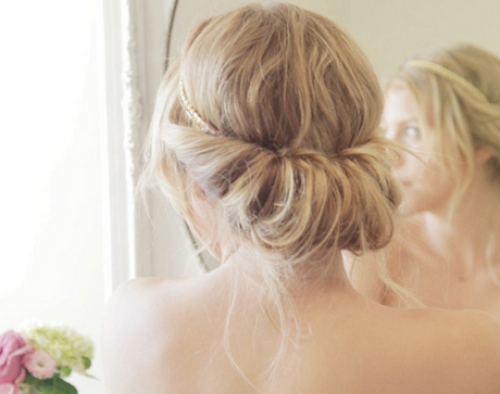 Elegant wedding hair