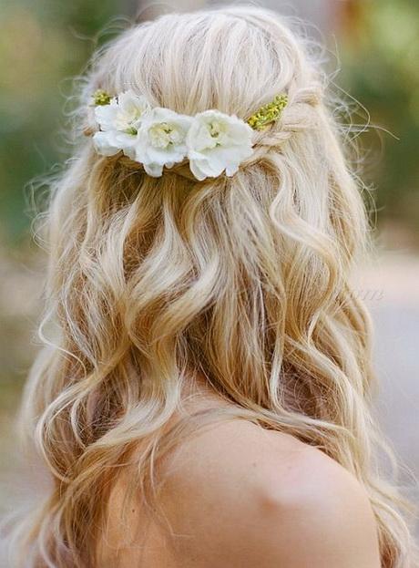 Flowers in wedding hair flowers-in-wedding-hair-14_16
