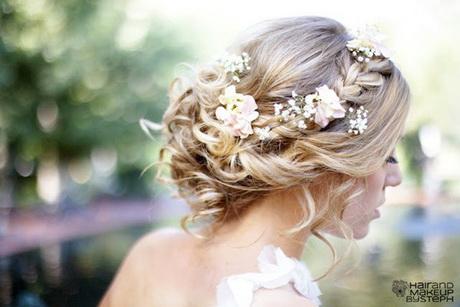 Flowers in wedding hair flowers-in-wedding-hair-14_2