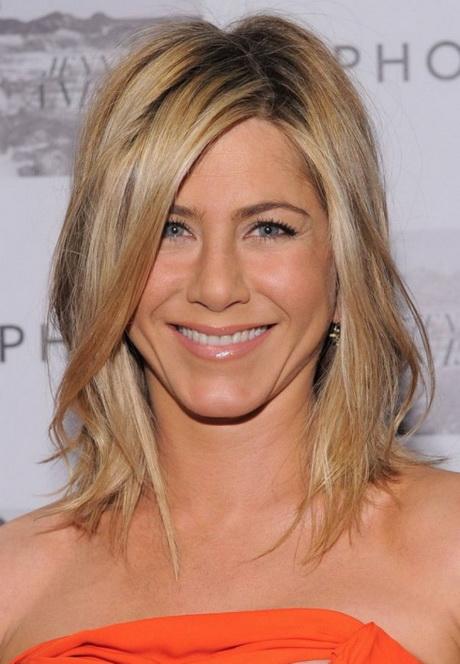 Popular hairstyles for women over 40 popular-hairstyles-for-women-over-40-57_18