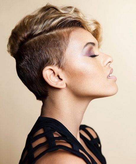 Shaved sides hairstyles women shaved-sides-hairstyles-women-91_5