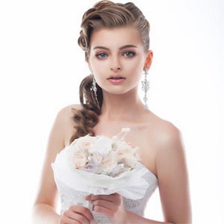 Side swept bridal hairstyles side-swept-bridal-hairstyles-78_4