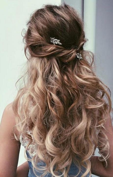 Cute prom hairstyles for long hair 2017 cute-prom-hairstyles-for-long-hair-2017-41_4