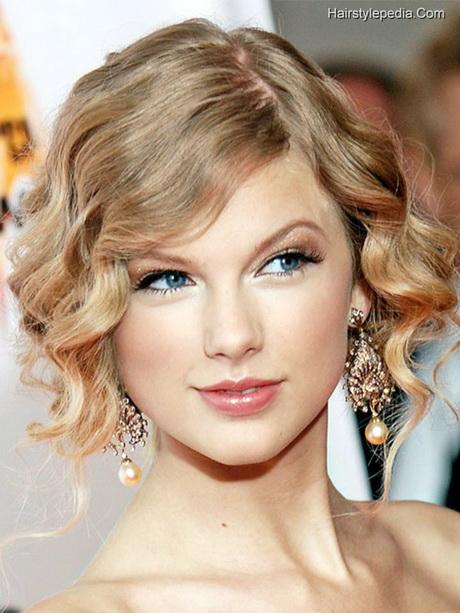 Hairstyles for short curly hair 2017 hairstyles-for-short-curly-hair-2017-33_19