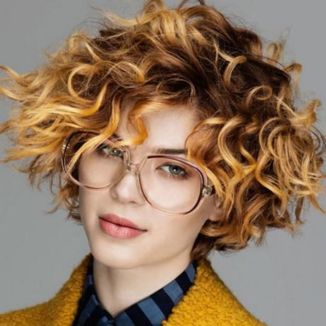 Hairstyles for curly hair 2018 hairstyles-for-curly-hair-2018-25_19