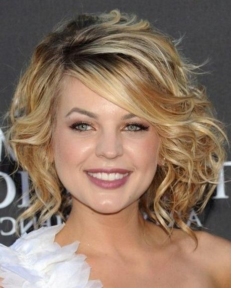 Short hairstyles for wavy hair 2018 short-hairstyles-for-wavy-hair-2018-86_10