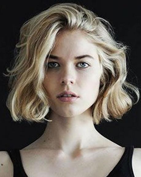 Short hairstyles for wavy hair 2018 short-hairstyles-for-wavy-hair-2018-86_16