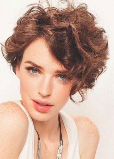 Short hairstyles for wavy hair 2018 short-hairstyles-for-wavy-hair-2018-86_8