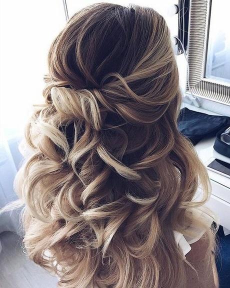 Up hairstyles 2018 up-hairstyles-2018-15_14