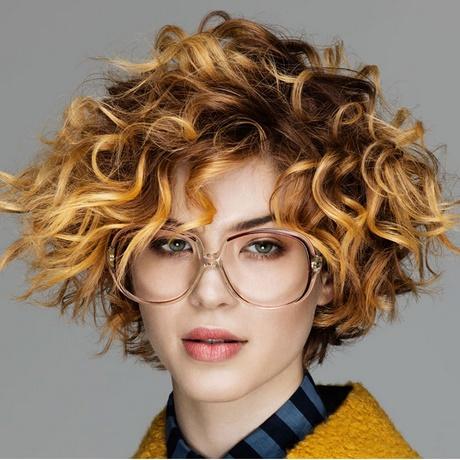Very short curly hairstyles 2018 very-short-curly-hairstyles-2018-50_6