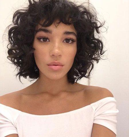 Cute short curly hairstyles 2019 cute-short-curly-hairstyles-2019-70_17