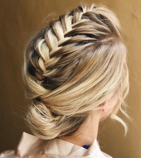 New prom hairstyles 2019 new-prom-hairstyles-2019-60_9