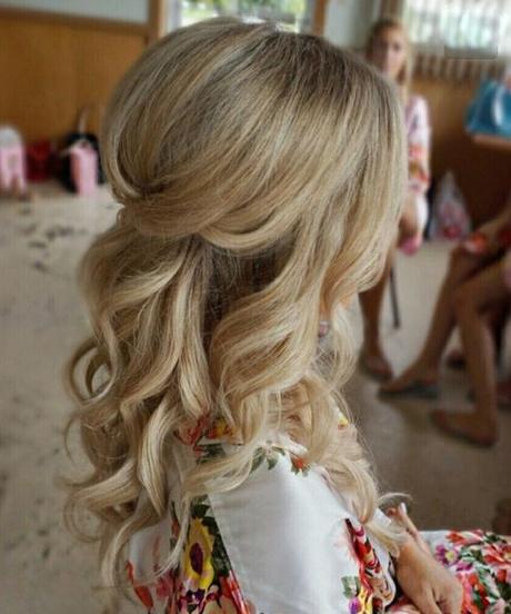 Prom hairstyles 2019 prom-hairstyles-2019-16_17