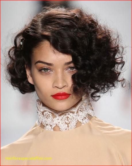 Short hairstyles for wavy hair 2019