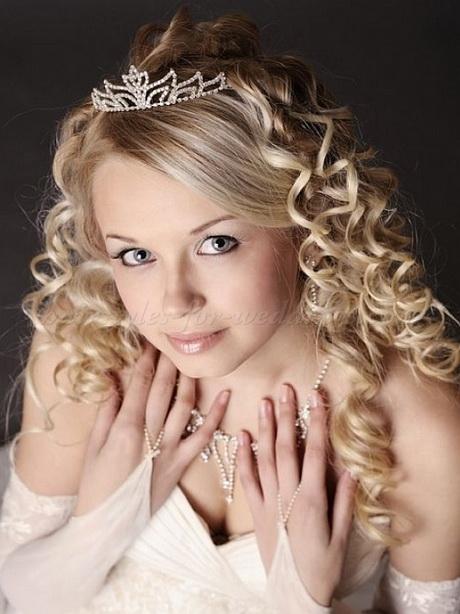 Bridal hairstyle with tiara bridal-hairstyle-with-tiara-27_16