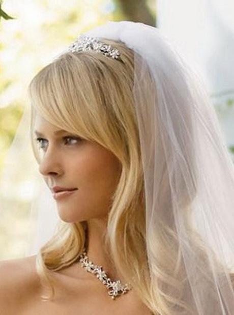 Bridal hairstyles for straight hair