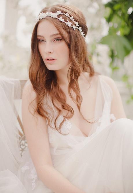 Bridal hairstyles with headpieces