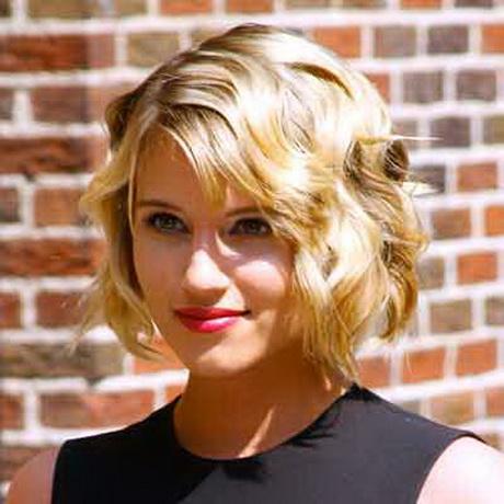 Classic hairstyles for women over 40 classic-hairstyles-for-women-over-40-00_15