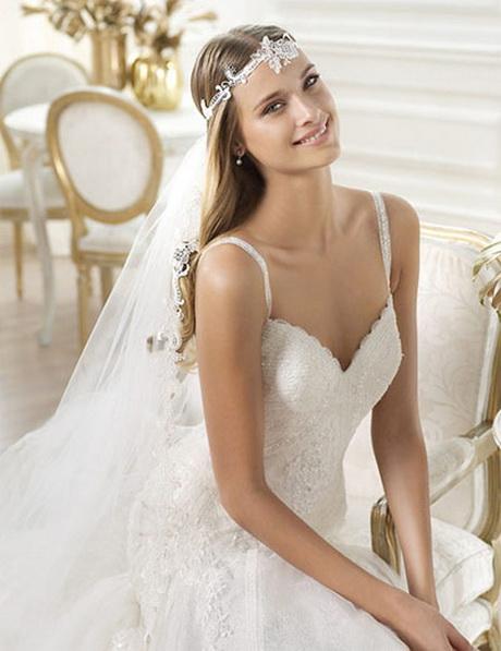 Long bridal hairstyles with veil long-bridal-hairstyles-with-veil-08_16