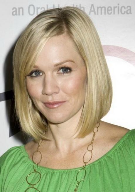 Pictures of short to medium length haircuts pictures-of-short-to-medium-length-haircuts-43_11