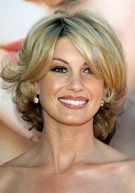 Pictures of short to medium length haircuts pictures-of-short-to-medium-length-haircuts-43_16