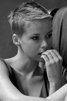 Extremely short pixie haircuts extremely-short-pixie-haircuts-68_8