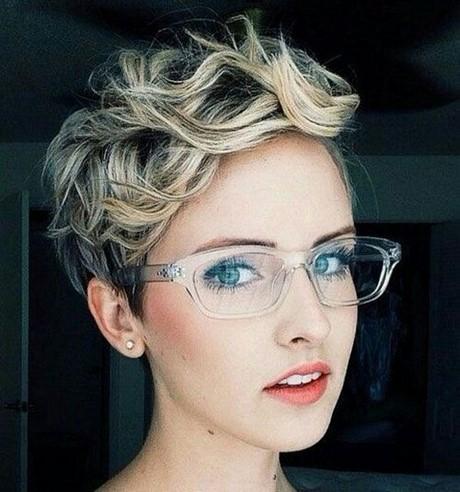 Hairstyles for a pixie cut hairstyles-for-a-pixie-cut-26_13