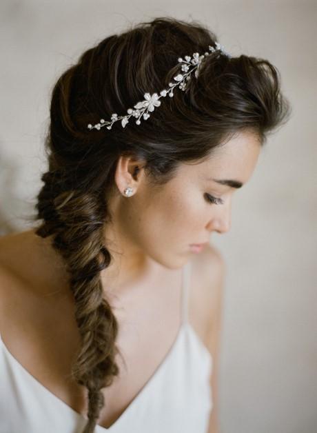 Pictures of bridesmaid hairstyles pictures-of-bridesmaid-hairstyles-30_6