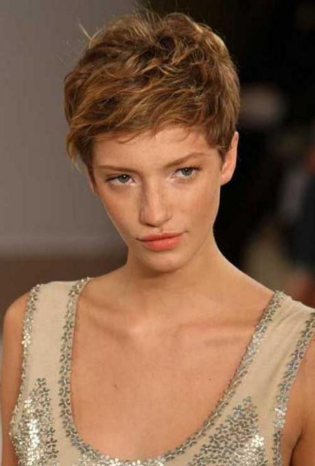 Pixie hairstyles for wavy hair pixie-hairstyles-for-wavy-hair-76_10