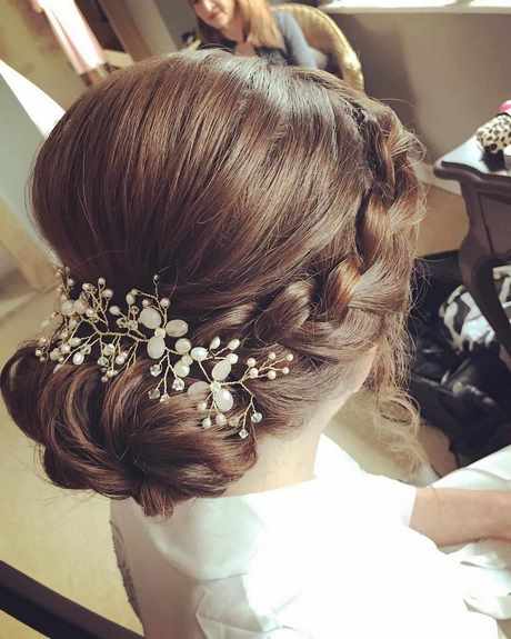 Bridesmaid hairstyles 2020 bridesmaid-hairstyles-2020-78_15
