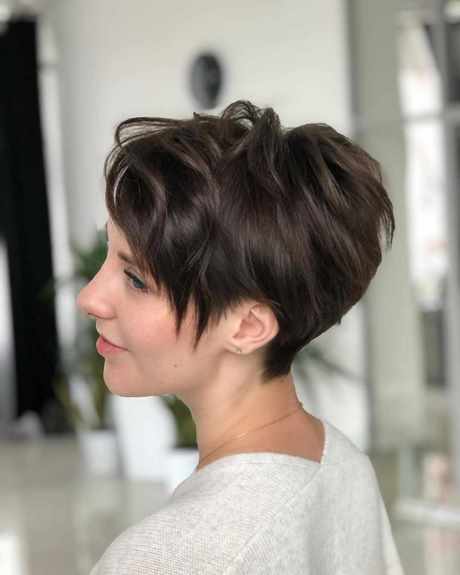 Pictures of short hairstyles for 2020 pictures-of-short-hairstyles-for-2020-84_14