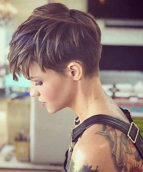 Pictures of short hairstyles for 2020 pictures-of-short-hairstyles-for-2020-84_2