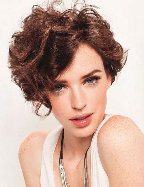 Short curly hairstyles for women 2020