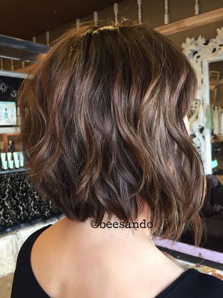 Short hairstyles for wavy hair 2020 short-hairstyles-for-wavy-hair-2020-79_4