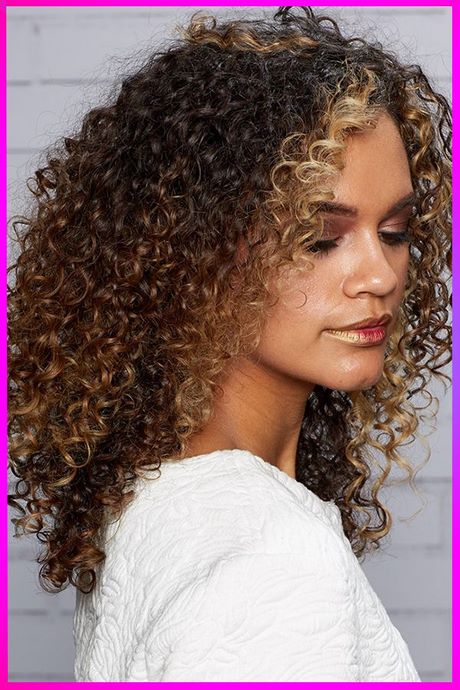 Short naturally curly hairstyles 2020 short-naturally-curly-hairstyles-2020-46_2