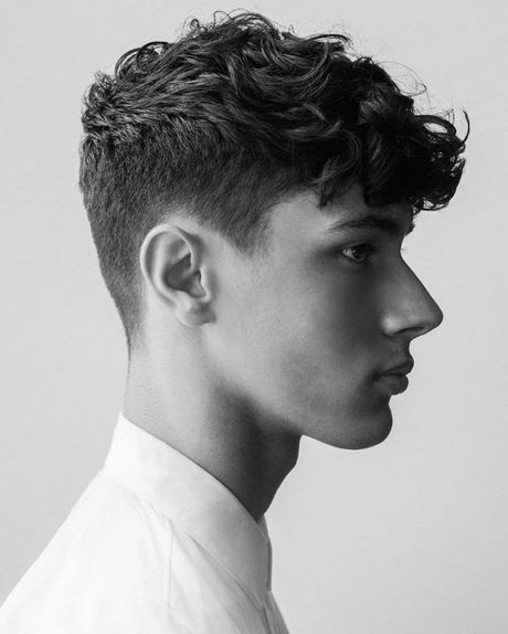 Best haircuts for curly hair 2021 best-haircuts-for-curly-hair-2021-39_16