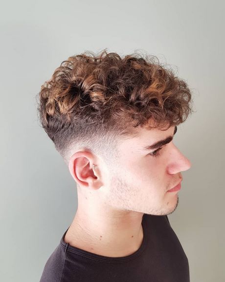 Best haircuts for curly hair 2021 best-haircuts-for-curly-hair-2021-39_4