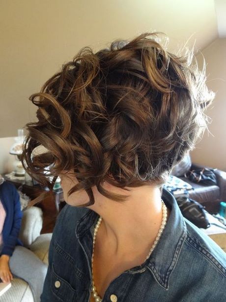 Best short haircuts for curly hair 2021 best-short-haircuts-for-curly-hair-2021-23_2