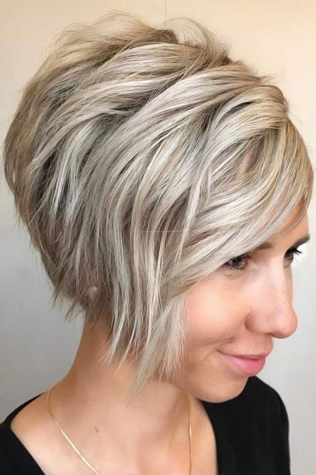 Best short hairstyles for round faces 2021 best-short-hairstyles-for-round-faces-2021-96_13