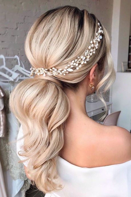 Bride hairstyles 2021 bride-hairstyles-2021-46_18