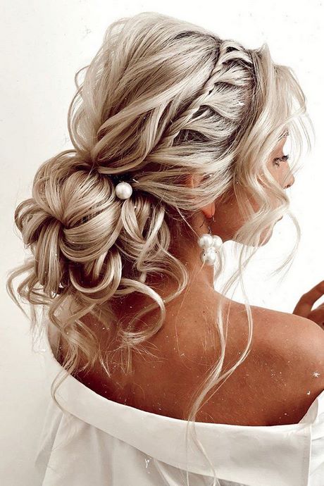 Bride hairstyles 2021 bride-hairstyles-2021-46_4