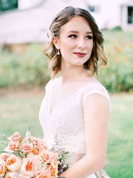 Bridesmaid hairstyles 2021 bridesmaid-hairstyles-2021-58_16